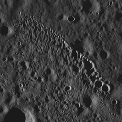 Crater chain Crater_chain_3
